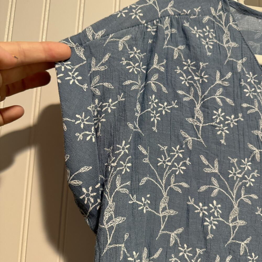 Kindred Blue Embroidered Button Front Blouse Cuffed Sleeves Size Petite Large - Picture 2 of 7